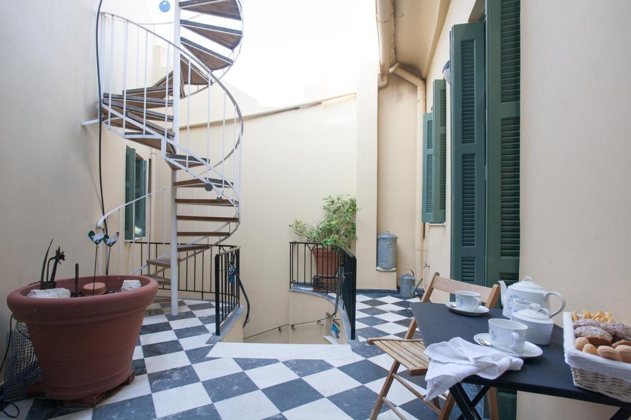 House At The Foothills Of Acropolis Apartment Athens Luaran gambar